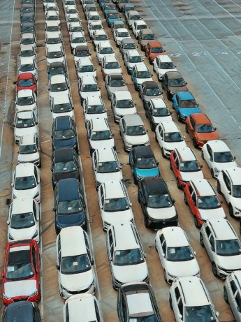 Günstiger Parkplatz am Bodensee Friedrichshafen Flughafen